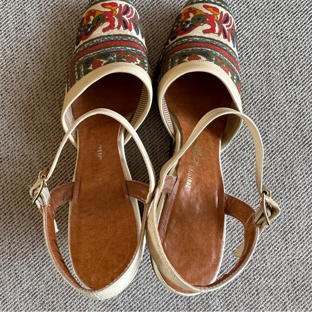 Vintage La Belle Originals Patterned Wedge Sandals - Picture 8 of 9